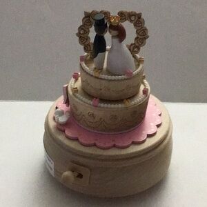 NIB Papyrus Musical Rotating Bride & Groom Cake Topper Music Box